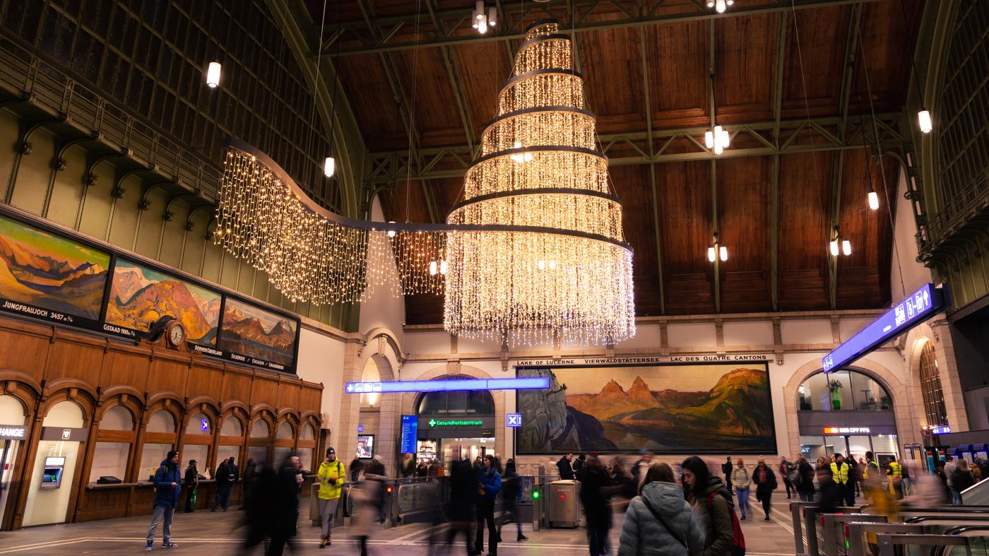 Weihnachtsinstallation Bahnhof Basel SBB